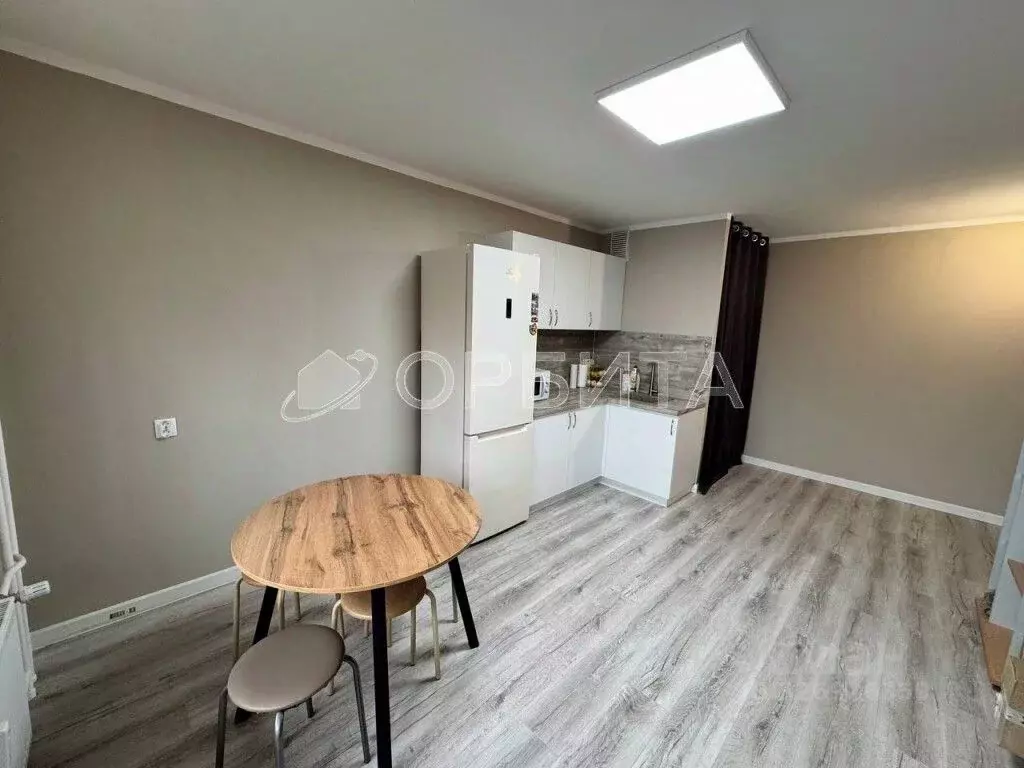 3-к кв. Тюменская область, Тюмень ул. Монтажников, 42А (86.9 м) - Фото 2