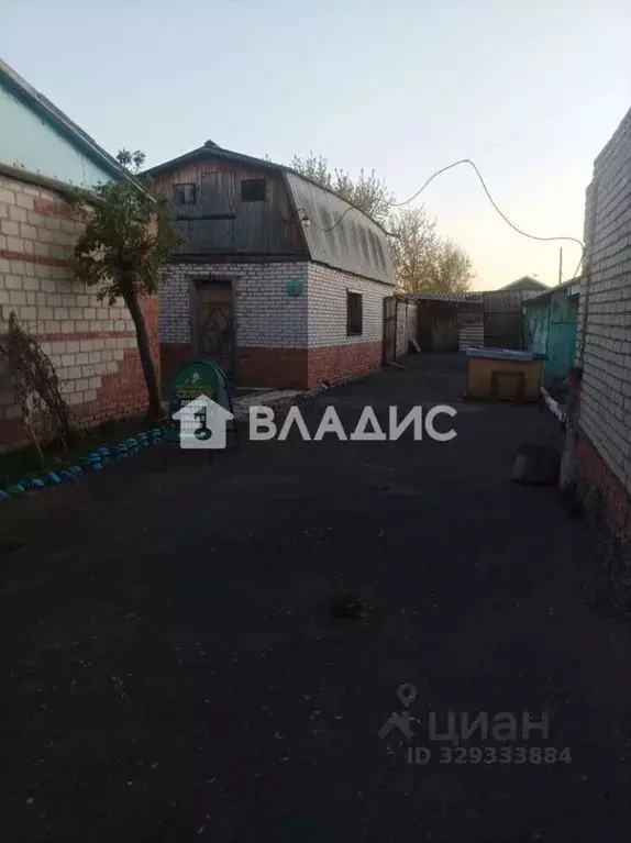 Дом в Оренбургская область, Домбаровский район, Красночабанский ... - Фото 1
