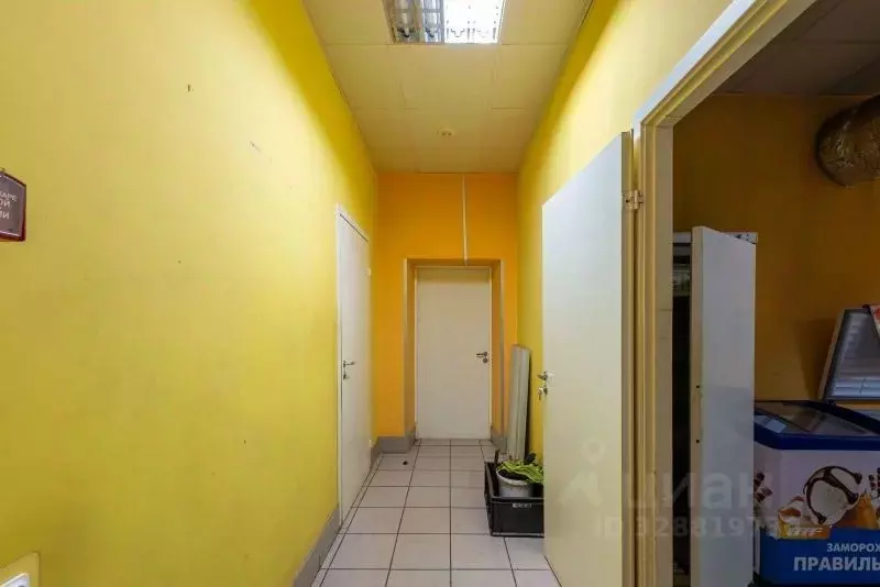 Торговая площадь в Санкт-Петербург пл. Конституции, 2 (286 м) - Фото 2