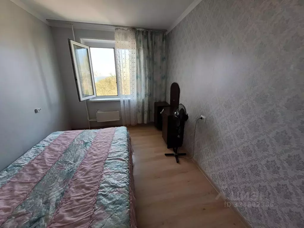 2-к кв. Крым, Щелкино Ленинский район, 3-й мкр, 102 (48.0 м) - Фото 1