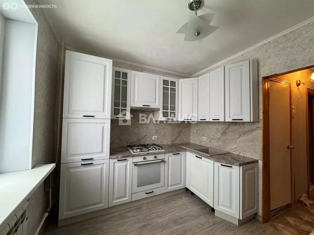 1-комнатная квартира: Строитель, улица 5 Августа, 15 (33.7 м) - Фото 1