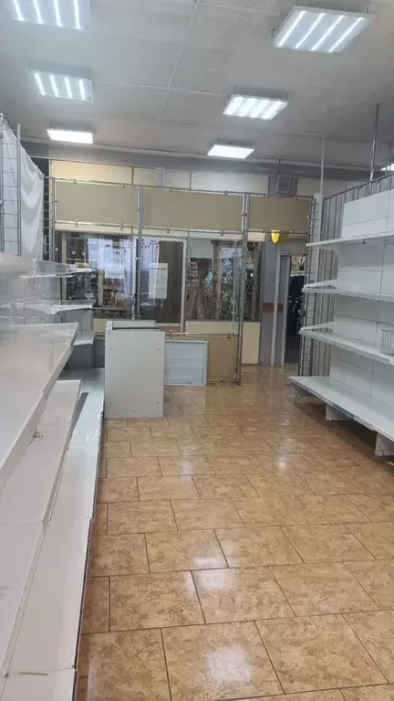 Торговая площадь в Саха (Якутия), Алдан ул. Дзержинского, 19 (28 м) - Фото 0