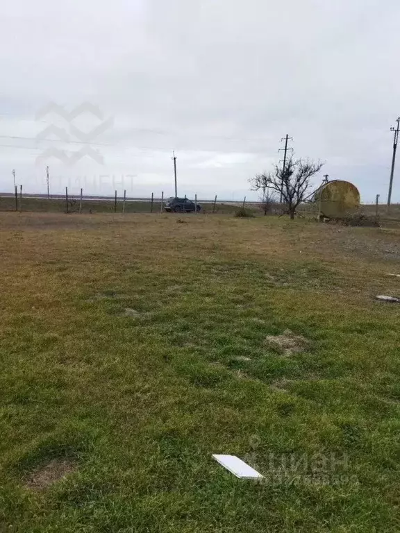 Участок в Крым, Сакский район, Штормовское с/пос, с. Крыловка ул. Мира ... - Фото 1