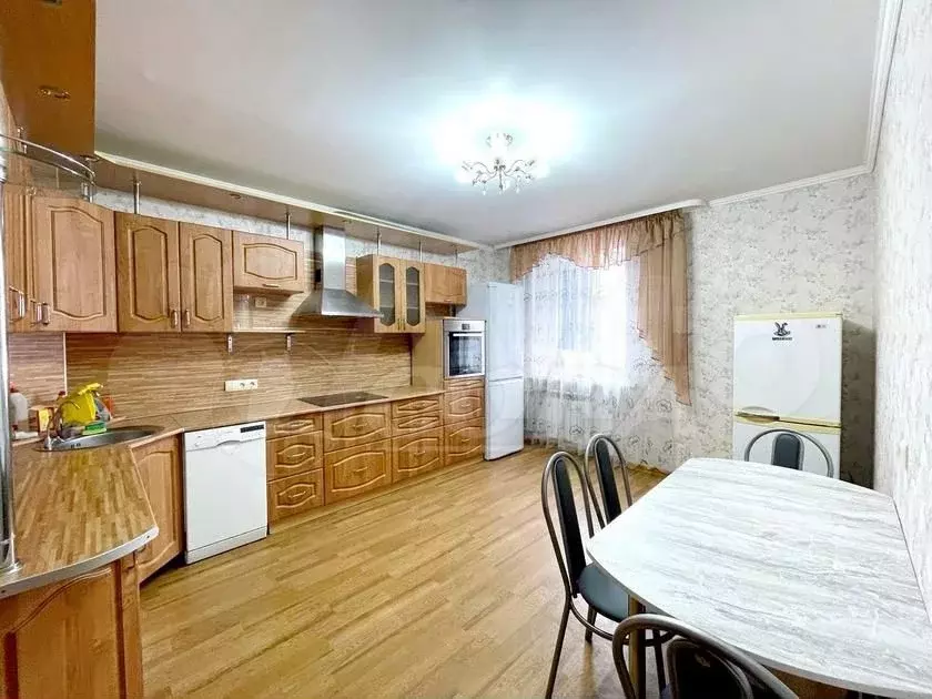 2-к. квартира, 70 м, 8/10 эт. - Фото 1