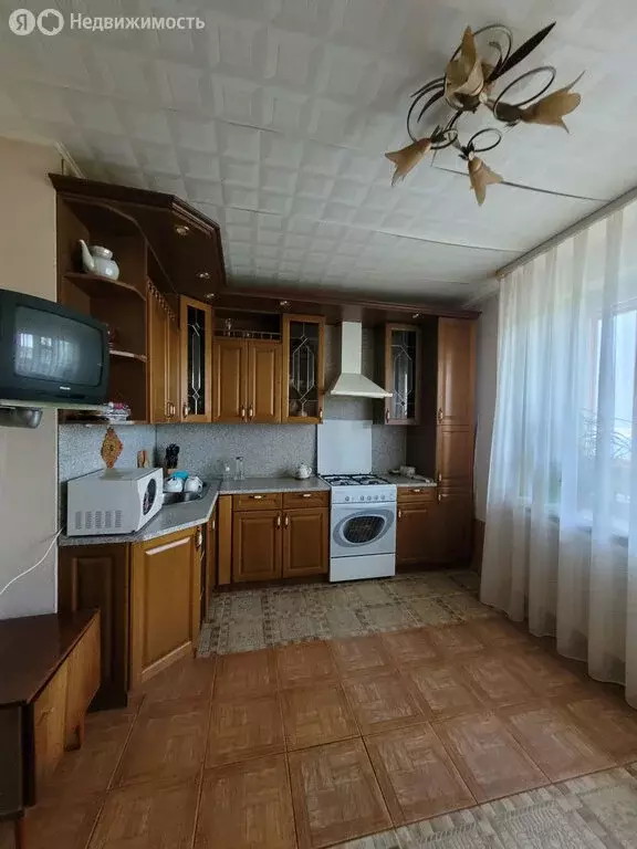3-комнатная квартира: Нижнекамск, улица Чишмале, 17 (94 м) - Фото 1