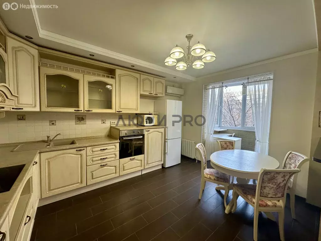 3-комнатная квартира: Саратов, улица имени Е.И. Пугачёва, 109 (84.5 м) - Фото 1