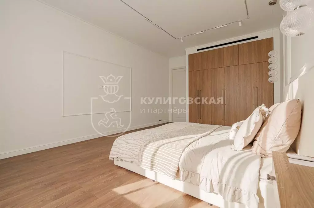 3-к кв. Свердловская область, Екатеринбург ул. Хохрякова, 48 (108.9 м) - Фото 2