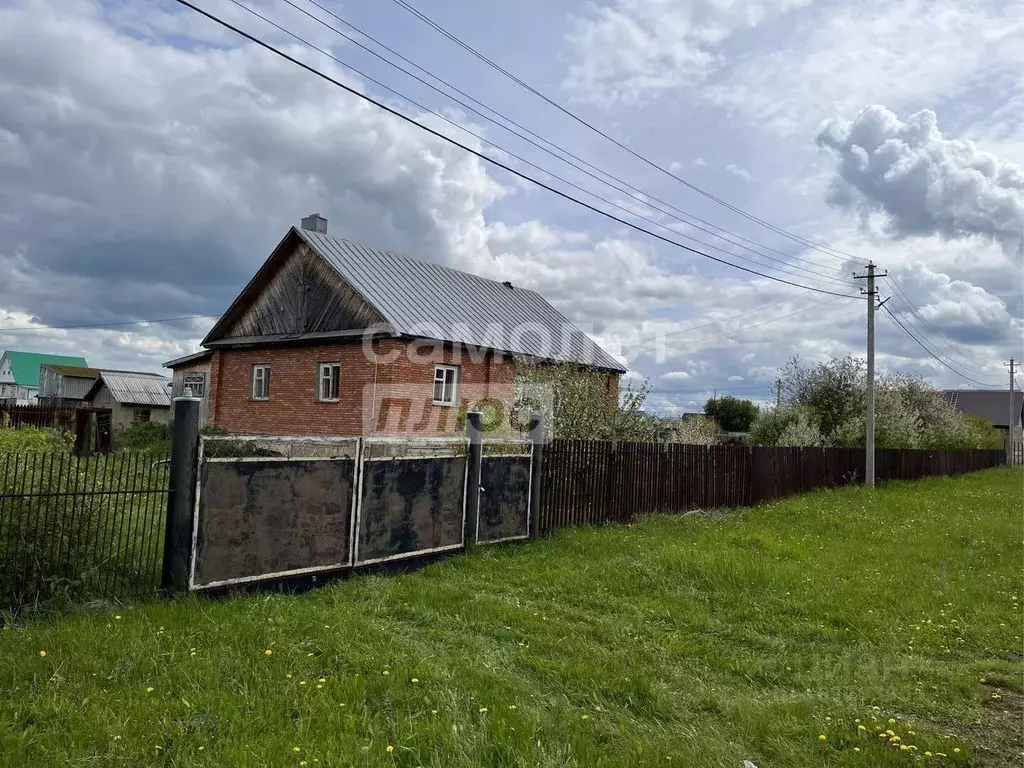 Дом в Башкортостан, Уфимский район, Шемякский сельсовет, с. ... - Фото 1