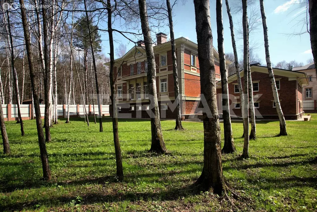 Дом в Барвиха, Подушкинское шоссе (1100 м) - Фото 0