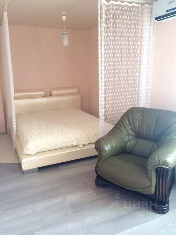2-к кв. Крым, Алушта ул. 50 лет Октября, 8 (48.0 м) - Фото 0
