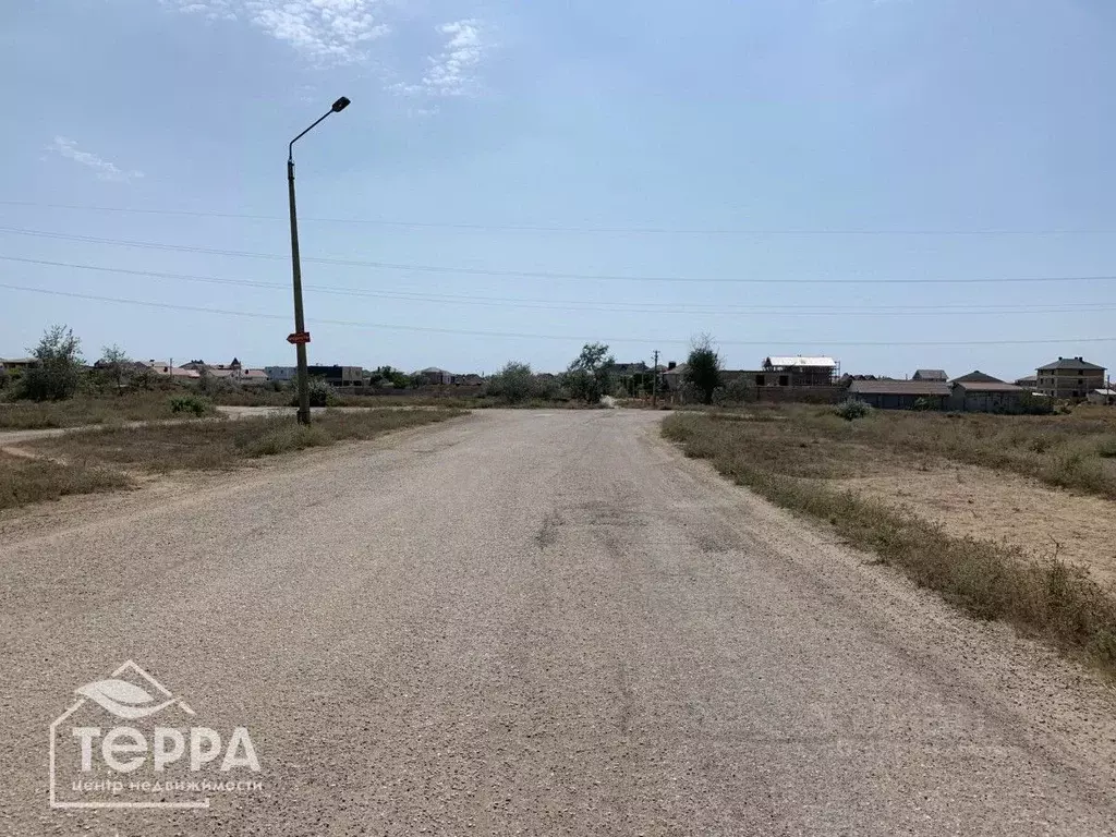Участок в Крым, Евпатория городской округ, Заозерное пгт ул. ... - Фото 0