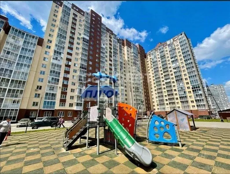 3-к кв. Воронежская область, Воронеж ул. Артамонова, 34Ж (82.95 м) - Фото 0