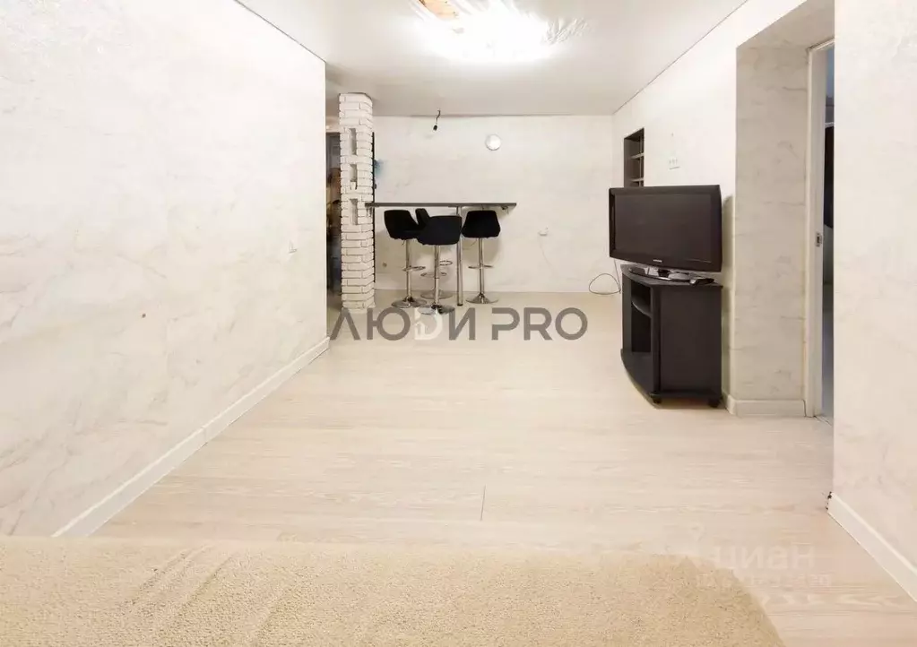Дом в Алтайский край, Барнаул ВРЗ мкр, бул. 9 Января (120 м) - Фото 1