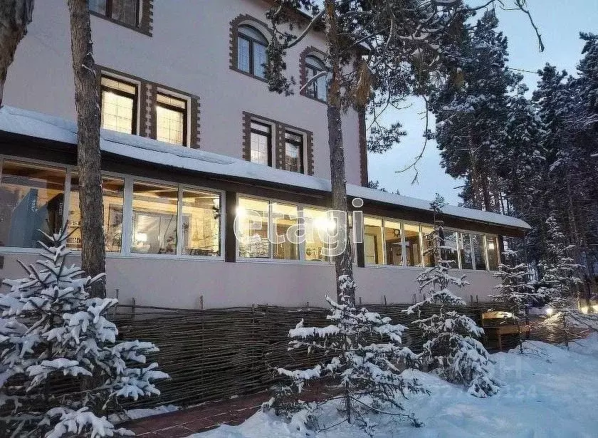 Дом в Саха (Якутия), Якутск ул. Окружная Дорога, 134/9Б (432 м) - Фото 1