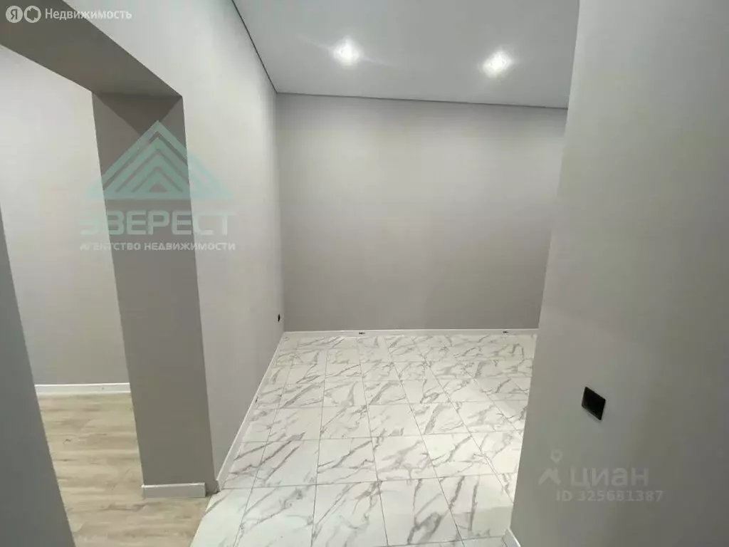 3-комнатная квартира: Черногорск, проспект Космонавтов, 35А (94 м) - Фото 2