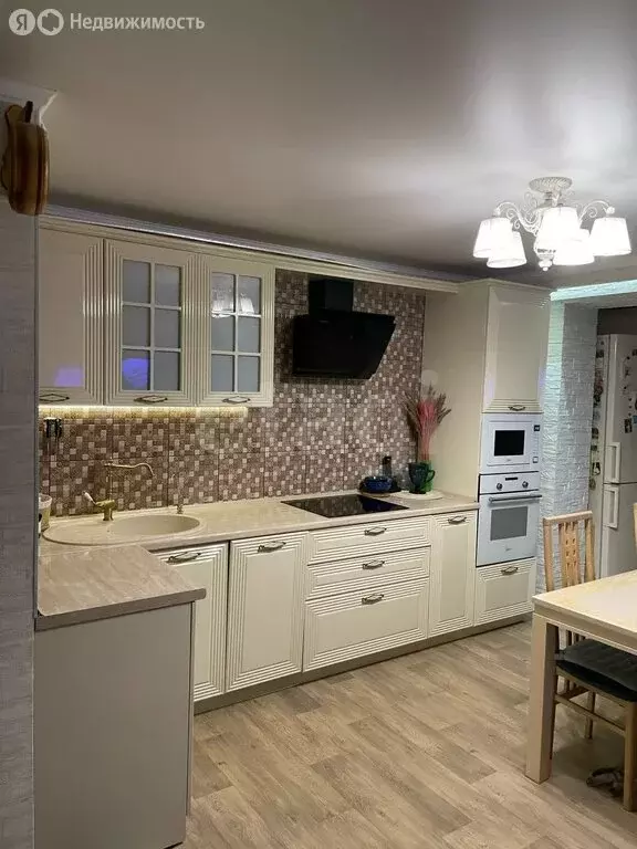 3-комнатная квартира: Набережные Челны, Автозаводский проспект, 59А ... - Фото 0