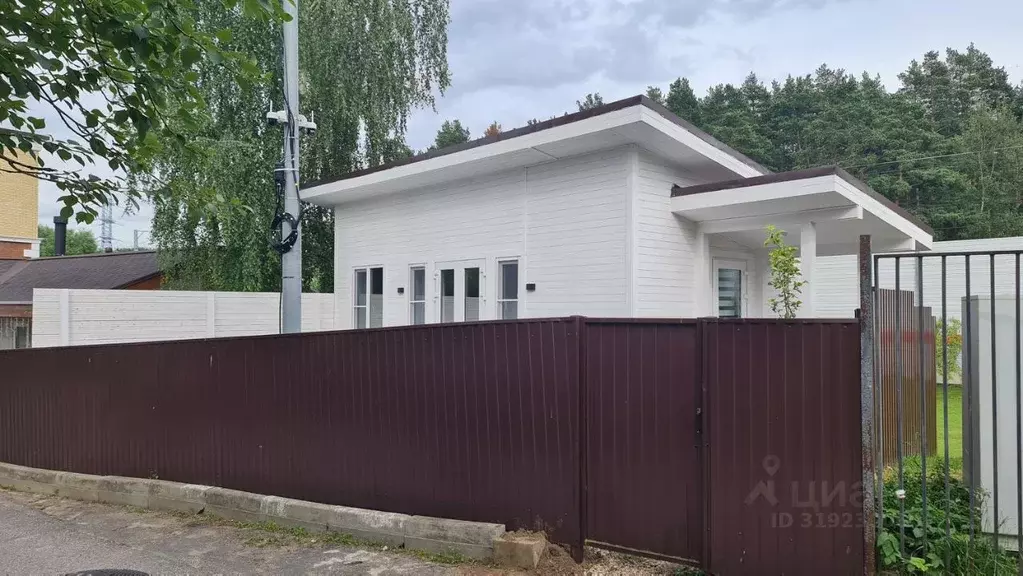 Дом в Московская область, Одинцовский городской округ, д. Раздоры 46 ... - Фото 1