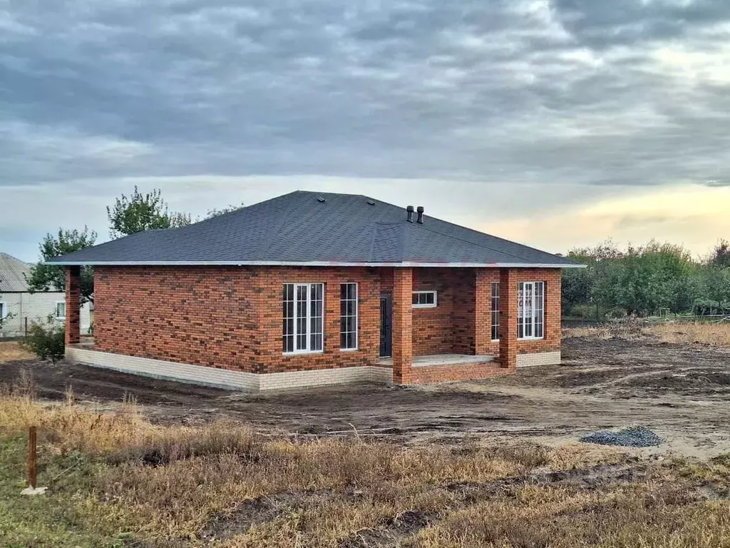 Дом в Белгородская область, Старооскольский городской округ, с. ... - Фото 0
