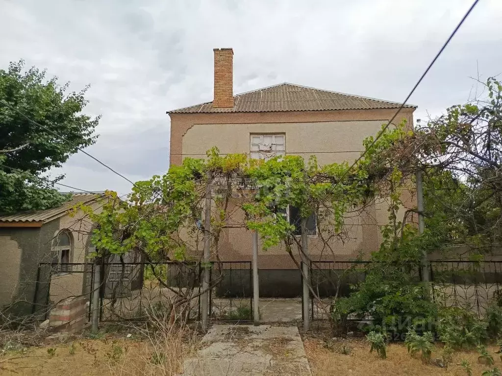 Дом в Крым, Саки ул. Вишневая (279 м) - Фото 1