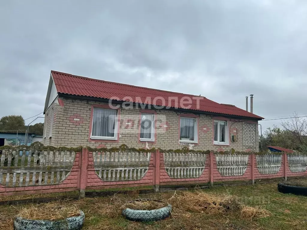 Дом в Белгородская область, Старооскольский городской округ, с. ... - Фото 1