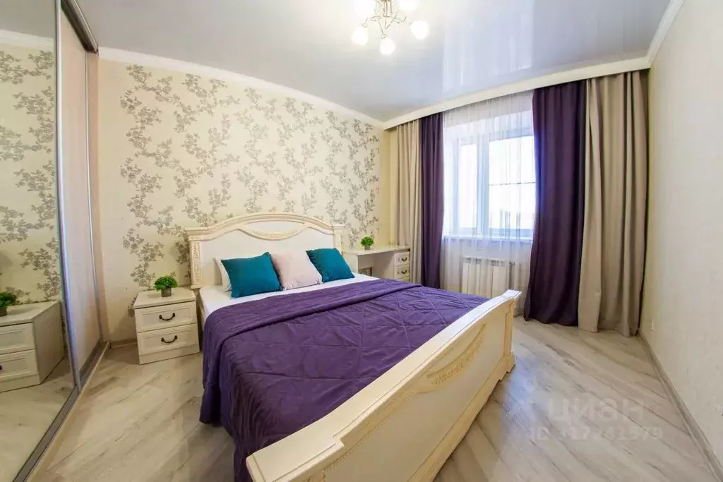 2-к кв. Омская область, Омск ул. Красный Путь, 103к4 (55.0 м) - Фото 0