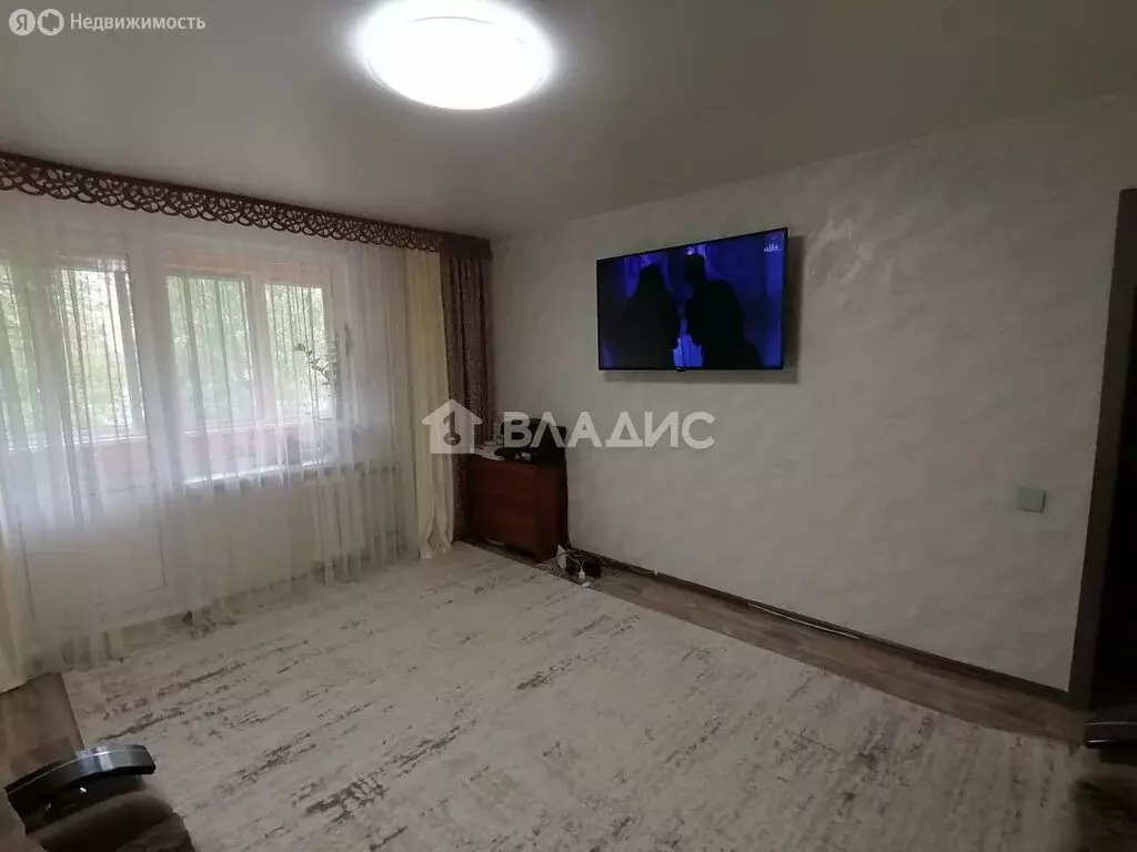 3-комнатная квартира: Нижнекамск, проспект Химиков, 14В (60 м) - Фото 1