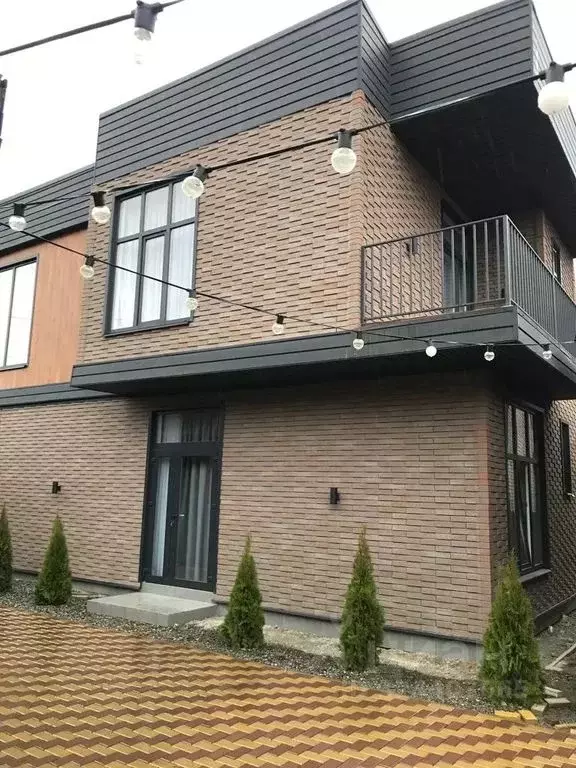 Дом в Карачаево-Черкесия, Зеленчукский район, с. Архыз ул. Мира, 6 ... - Фото 1