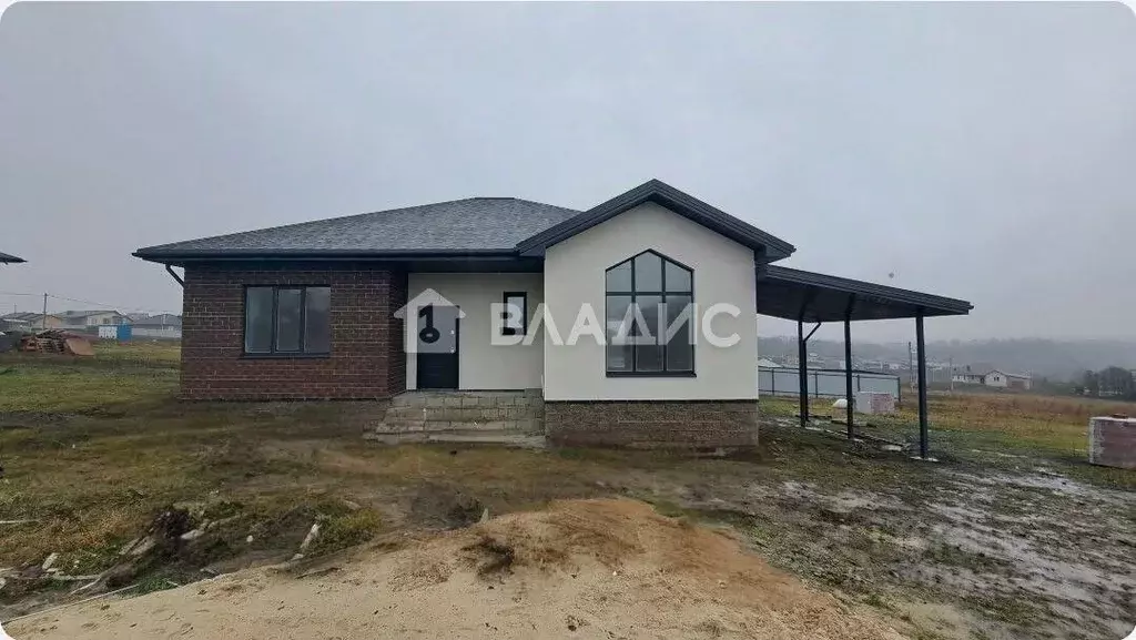 Дом в Белгородская область, Белгородский район, Дубовское с/пос, с. ... - Фото 1