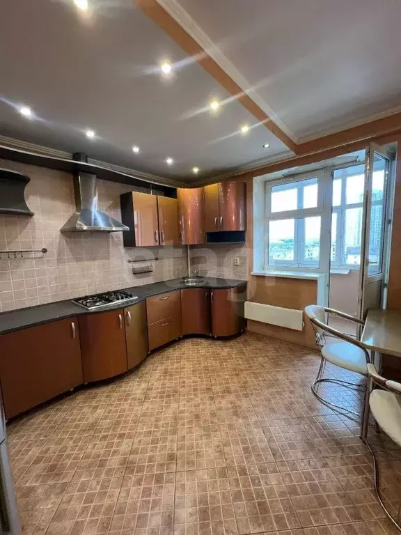 2-к кв. Татарстан, Казань ул. Павлюхина, 102А (71.6 м) - Фото 1