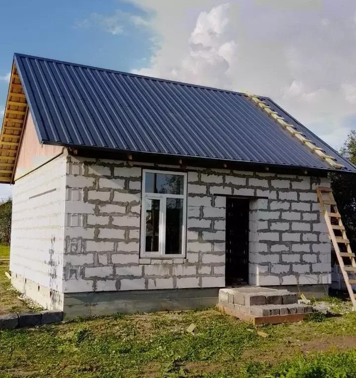 Дом в Свердловская область, Первоуральск муниципальный округ, пос. ... - Фото 1