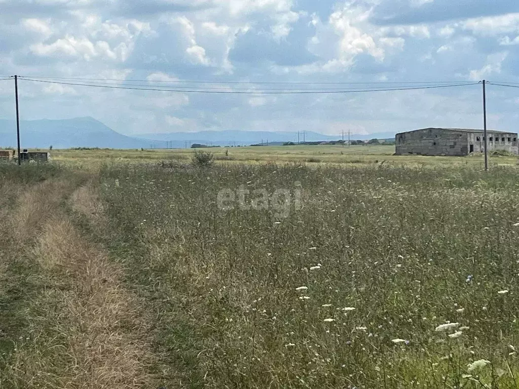 Участок в Крым, Симферопольский район, с. Трудовое ул. Тейфукова, 12 ... - Фото 0
