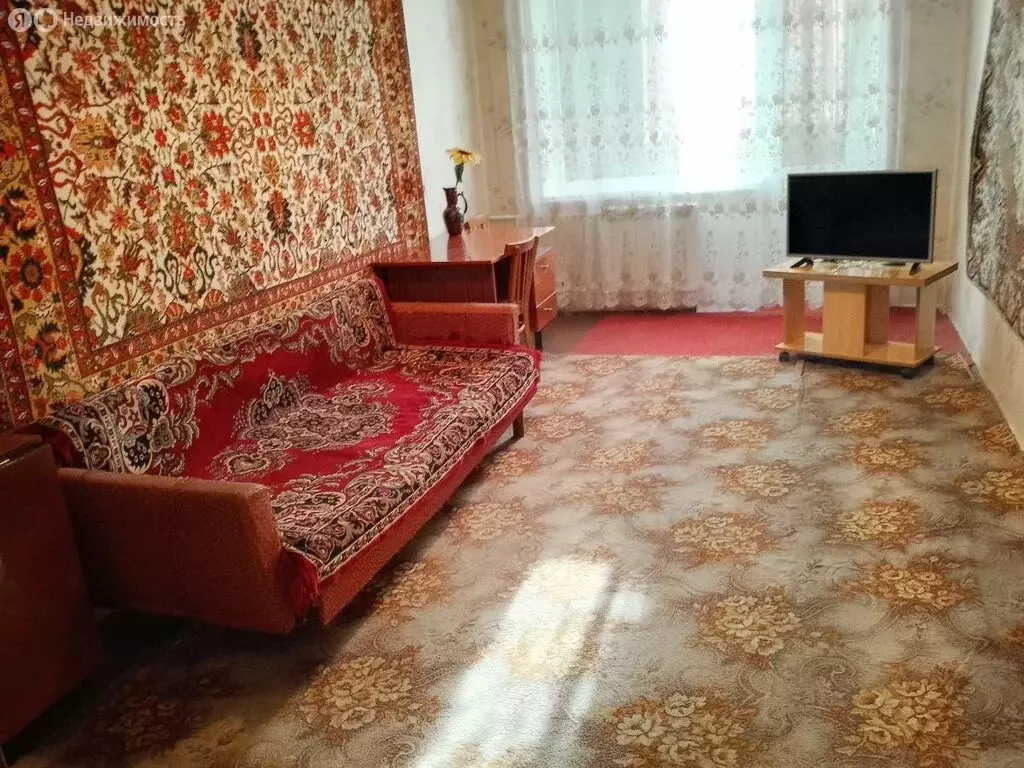 2-комнатная квартира: Каменск-Шахтинский, улица Ворошилова, 25 (44 м) - Фото 0