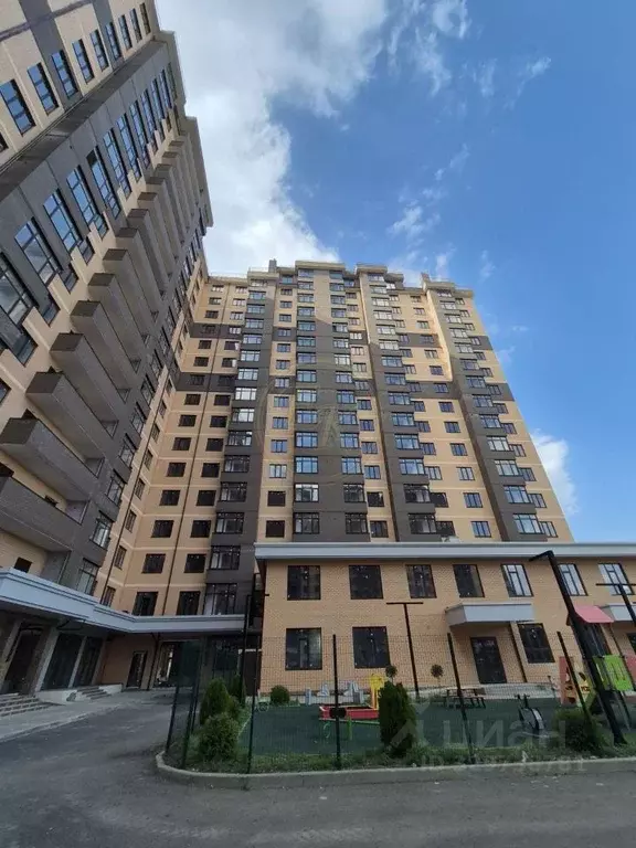2-к кв. Карачаево-Черкесия, Черкесск Кавказская ул., 92 (76.0 м) - Фото 1