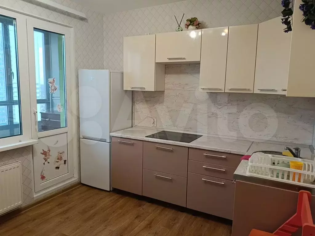 1-к. квартира, 38 м, 10/18 эт. - Фото 0