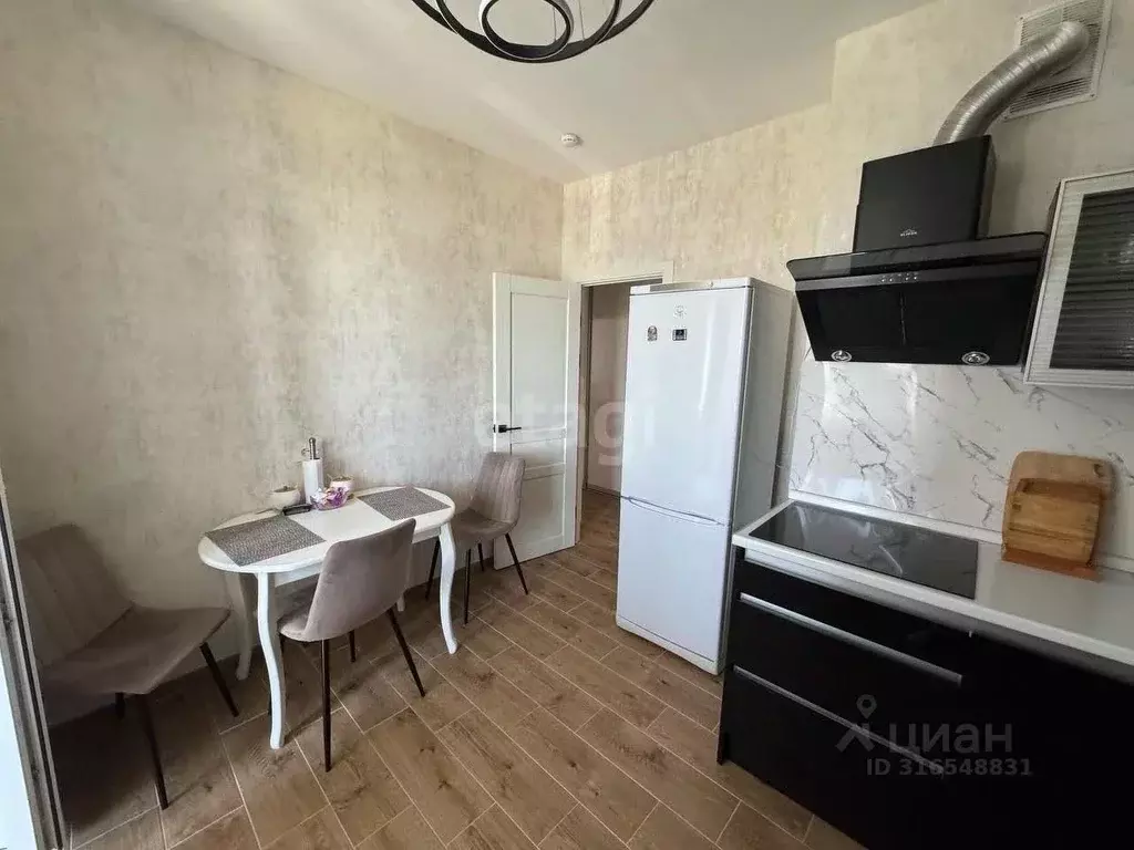 1-к кв. Белгородская область, Белгород Садовая ул., 6 (37.9 м) - Фото 1