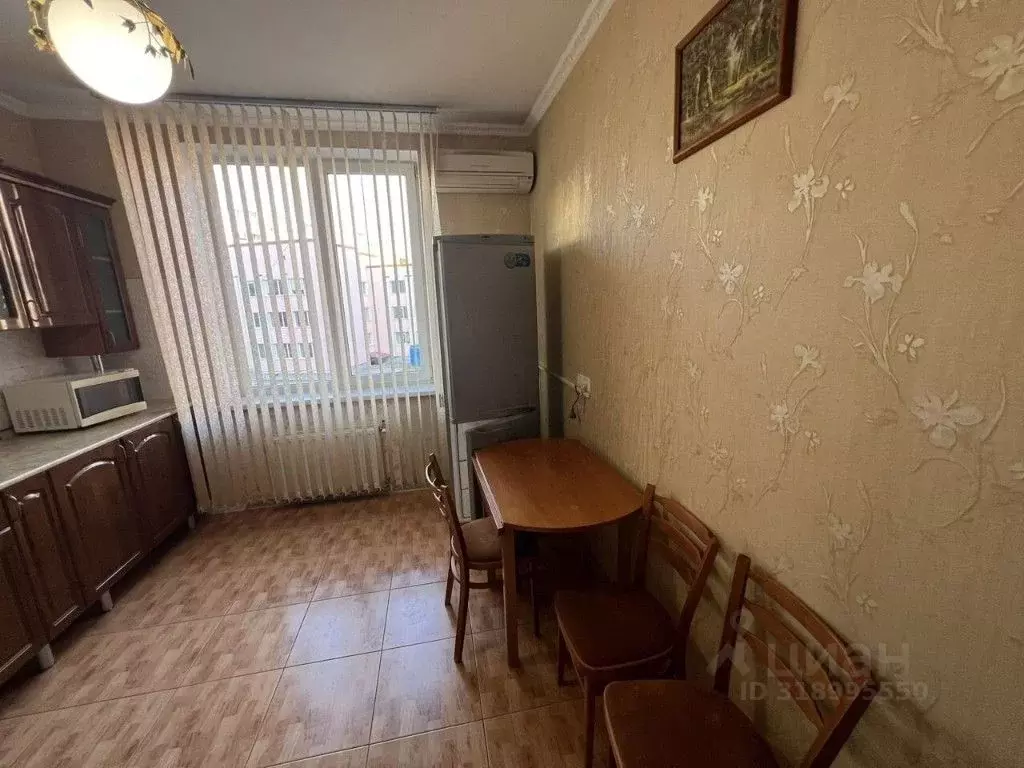 2-к кв. Крым, Симферополь ул. Гурзуфская, 8 (69.0 м) - Фото 1