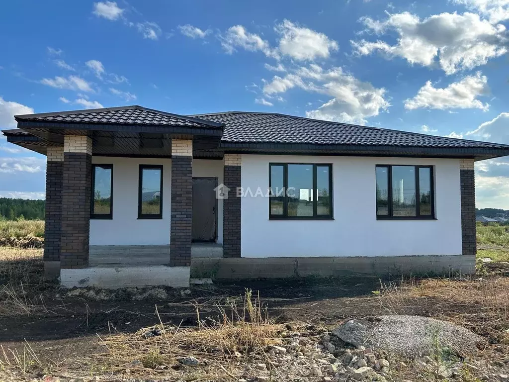 Дом в Пензенская область, Пензенский район, Богословский сельсовет, с. ... - Фото 1