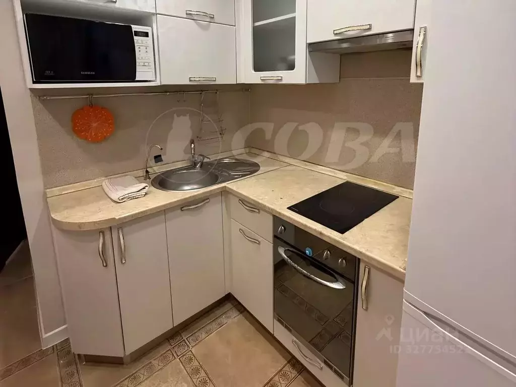 2-к кв. Тюменская область, Тобольск 8-й мкр, 12 (48.0 м) - Фото 1