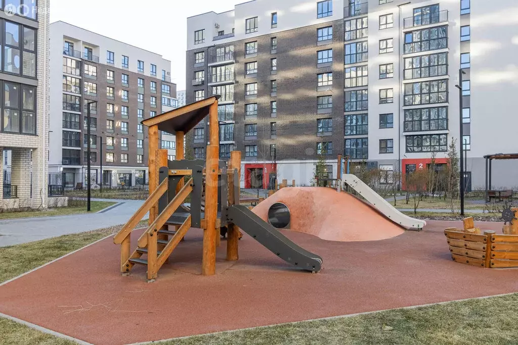 2-комнатная квартира: Тюмень, улица Василия Малкова, 3 (61 м) - Фото 0