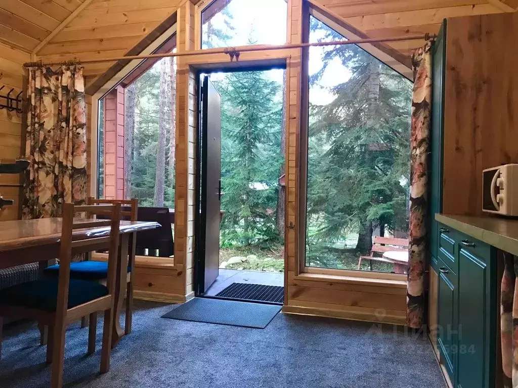 Дом в Карачаево-Черкесия, Зеленчукский район, с. Архыз  (30 м) - Фото 1