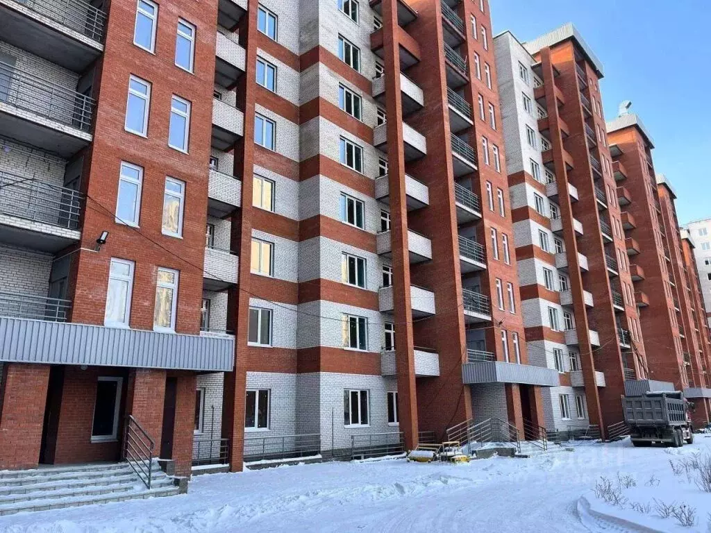 3-к кв. Омская область, Омск ул. Яковлева, 15 (90.4 м) - Фото 1