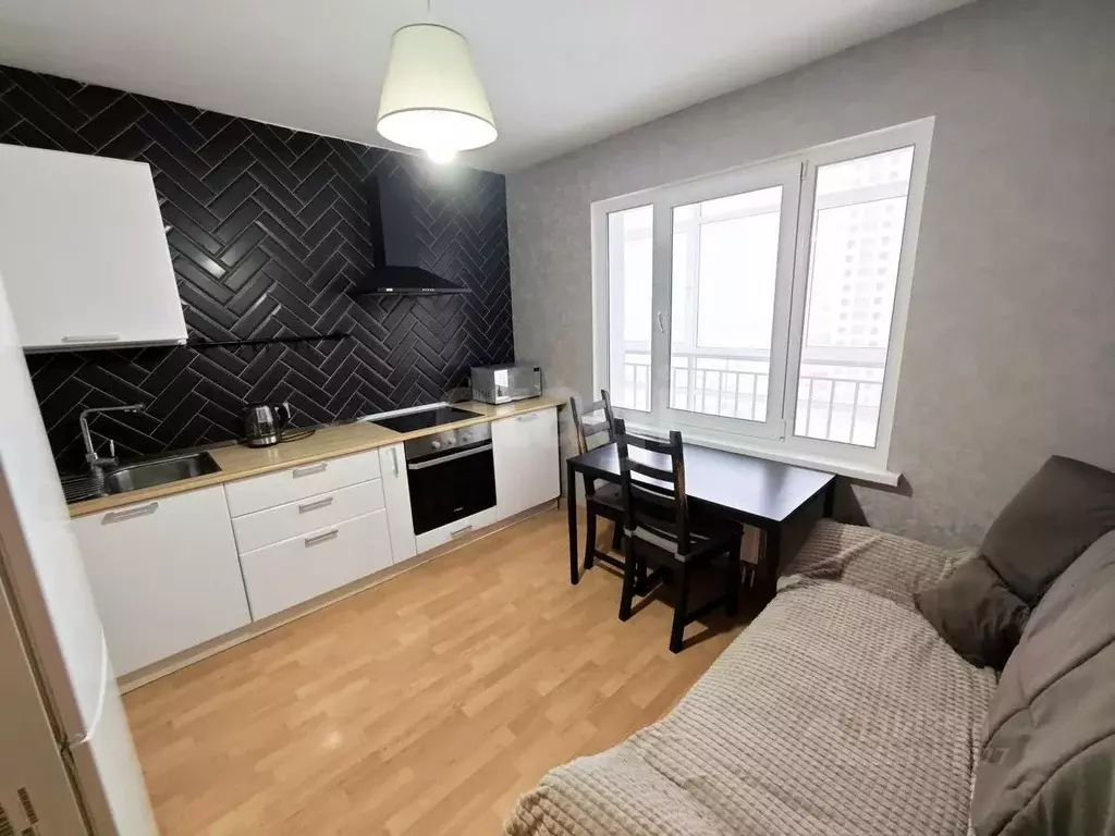 1-к кв. Свердловская область, Екатеринбург ул. Рассветная, 6к2 (38.6 ... - Фото 1