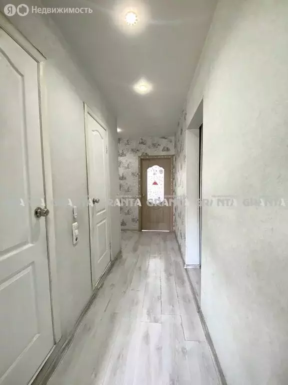 4-комнатная квартира: Красноярск, улица 9 Мая, 17 (82 м) - Фото 0