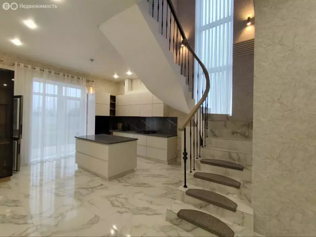 Дом в Духовец, Просторный переулок (204 м) - Фото 1