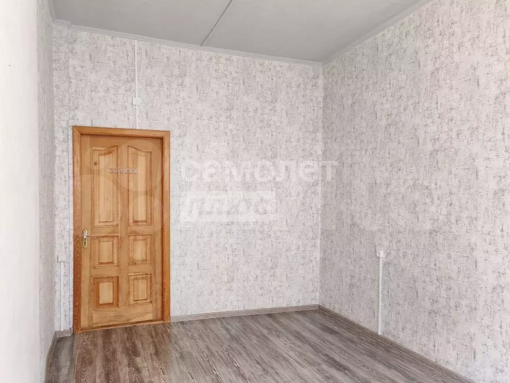 Комната 13,7 м в 3-к., 2/2 эт. - Фото 1