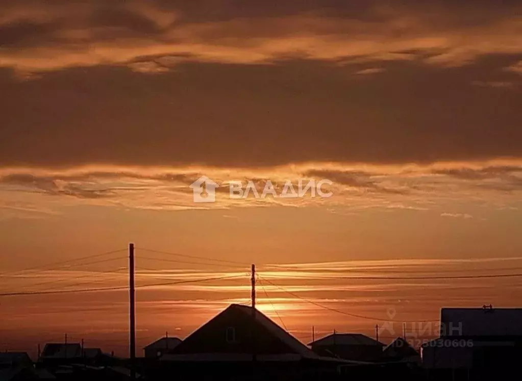 Участок в Иркутская область, Иркутский муниципальный округ, д. Карлук  ... - Фото 1
