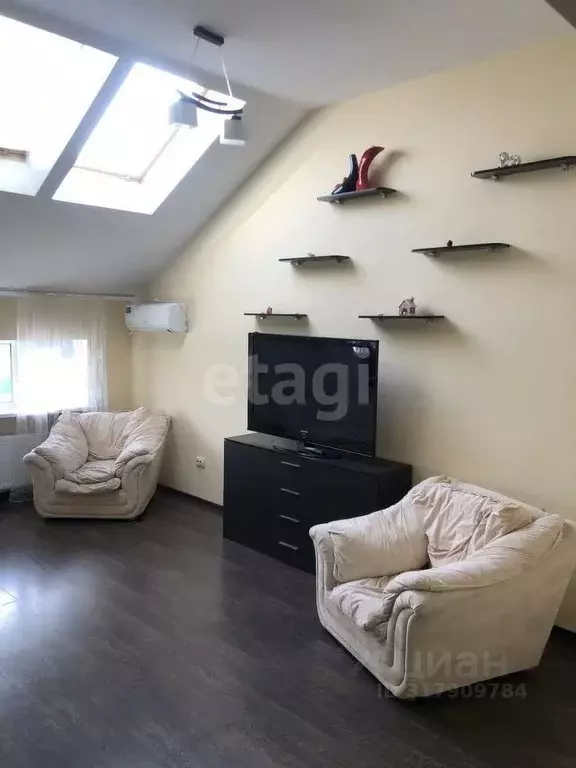 2-к кв. Крым, Симферополь ул. Большевистская (64.0 м) - Фото 0