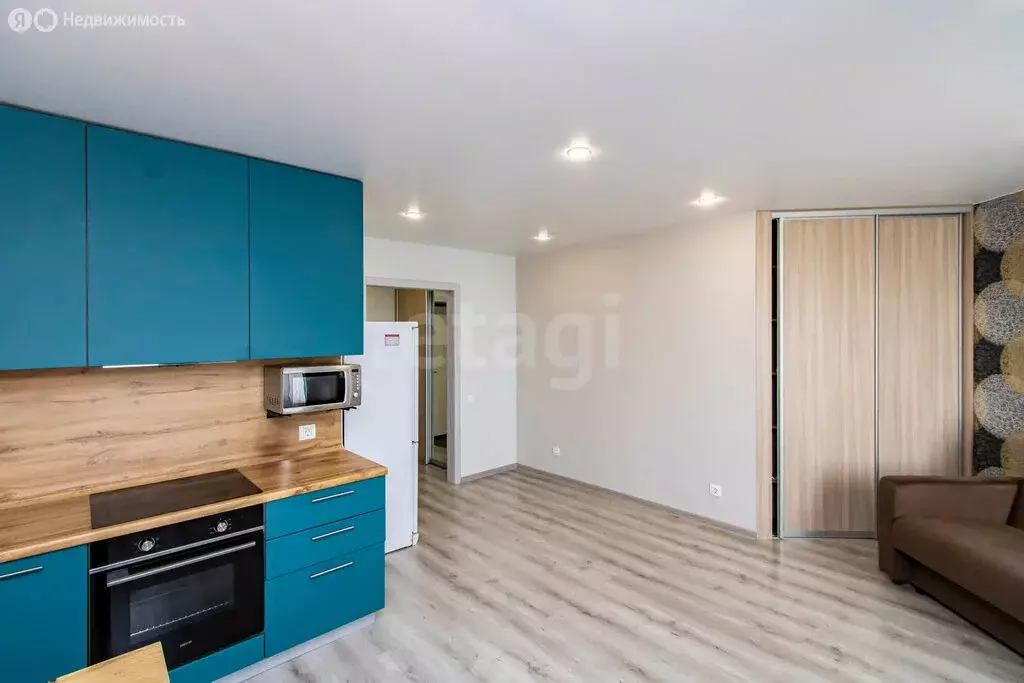 Квартира-студия: Тюмень, улица Республики, 204к5 (32.3 м) - Фото 2