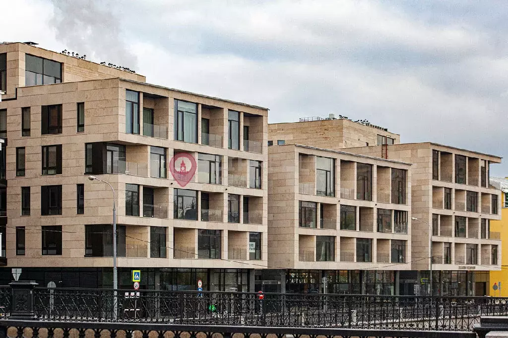 Продается 4-комнатная квартира - Фото 2