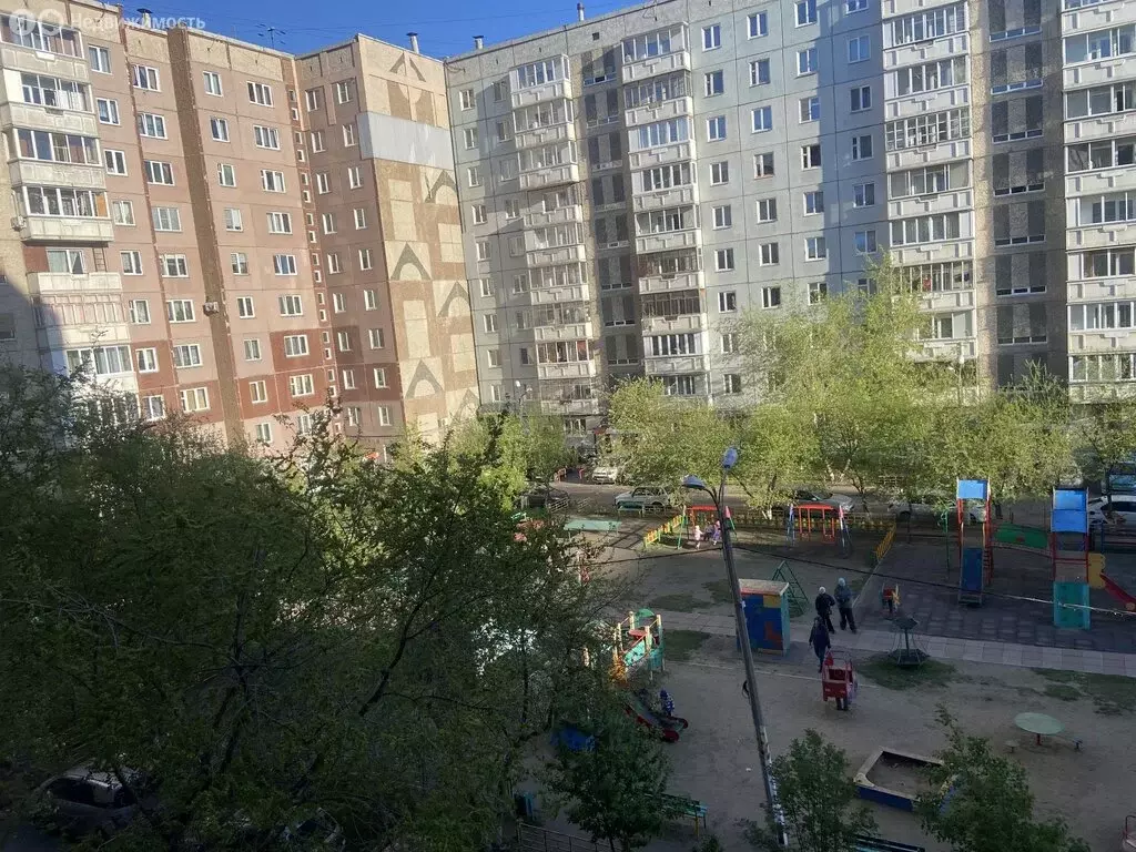 3-комнатная квартира: Красноярск, Октябрьская улица, 1 (67.2 м) - Фото 1